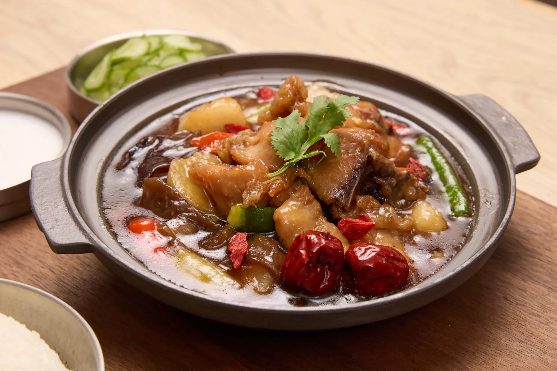 四喜雞煲-億兆國際