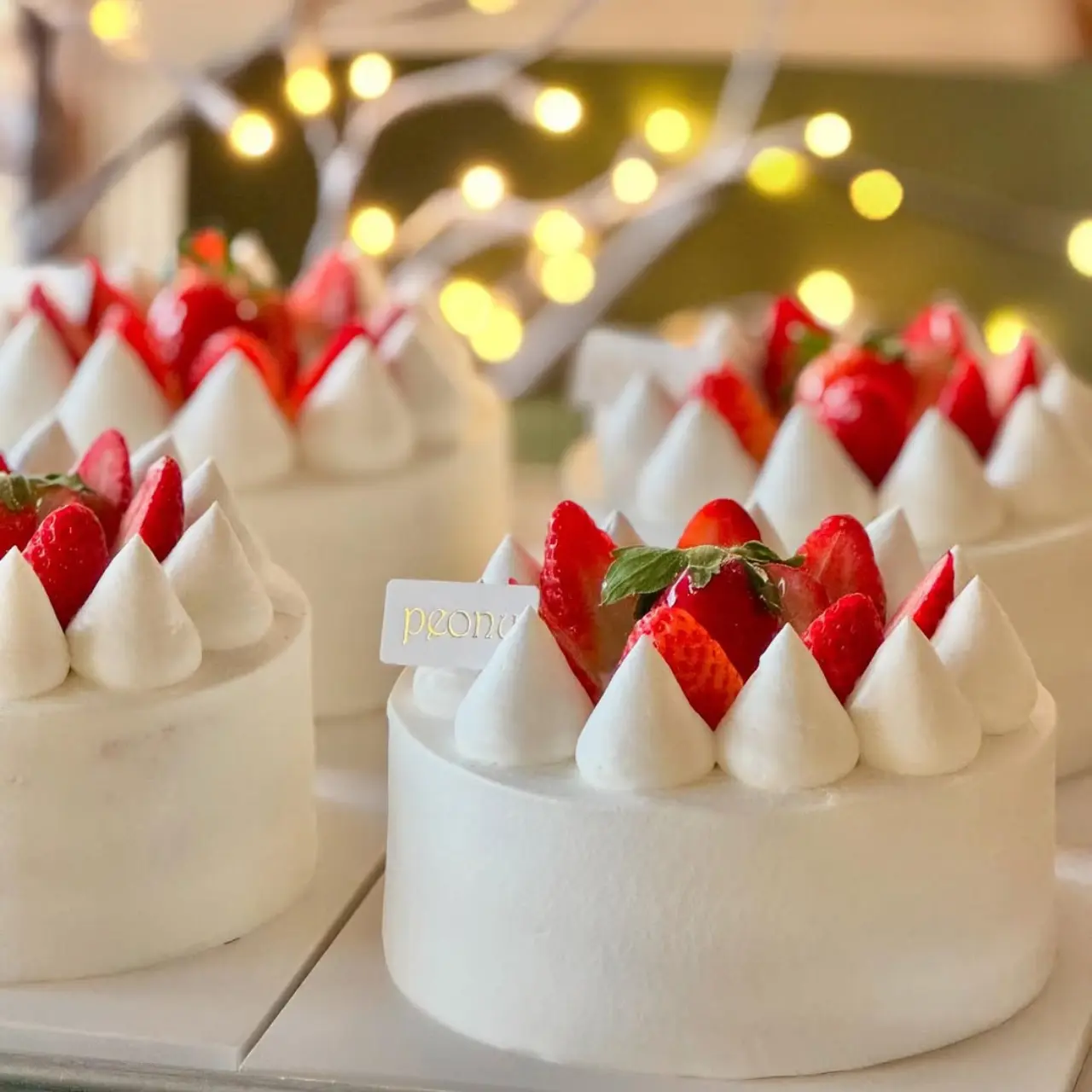 2026 韓國草莓蛋糕推薦！ Kitchen 205 外必收的 5 間甜點名單！超澎湃 32 顆草莓入餡，出國旅遊必衝！