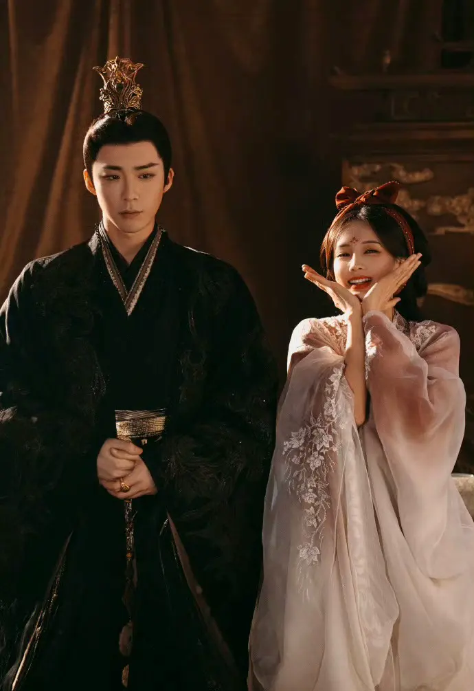 劉宇寧《書卷一夢》爆紅！反諷古裝劇5套路&娛樂圈4亂象，劇情藏周潤發