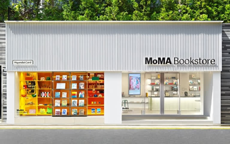 首爾最新必逛清單！MoMA全球首間書店落腳狎鷗亭，藝術藏書、設計選物打造文化地標