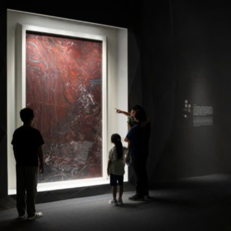 全台首座礦物常設展！科博館「大地瑰寶」爆紅，巨大鐘乳石群、1700件稀有礦物一次飽覽