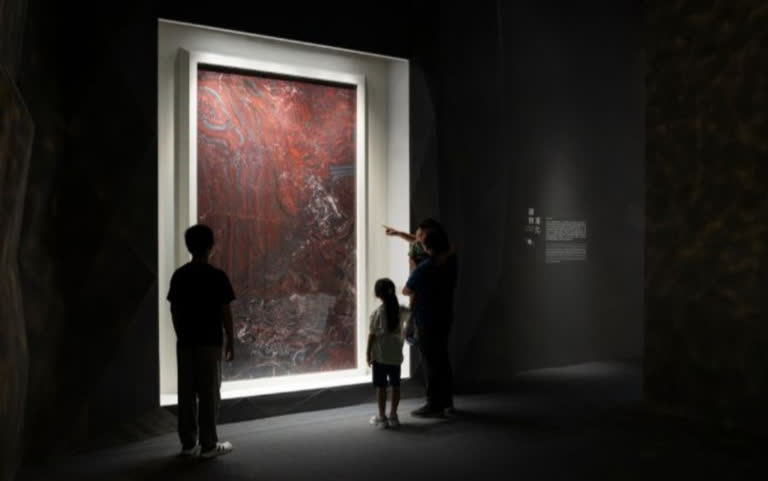 全台首座礦物常設展！科博館「大地瑰寶」爆紅，巨大鐘乳石群、1700件稀有礦物一次飽覽