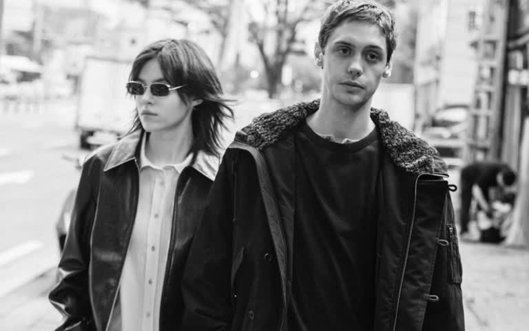 現代百貨POP-UP STORE｜讓穿搭成為藝術，INSILENCE 引領個性時尚！