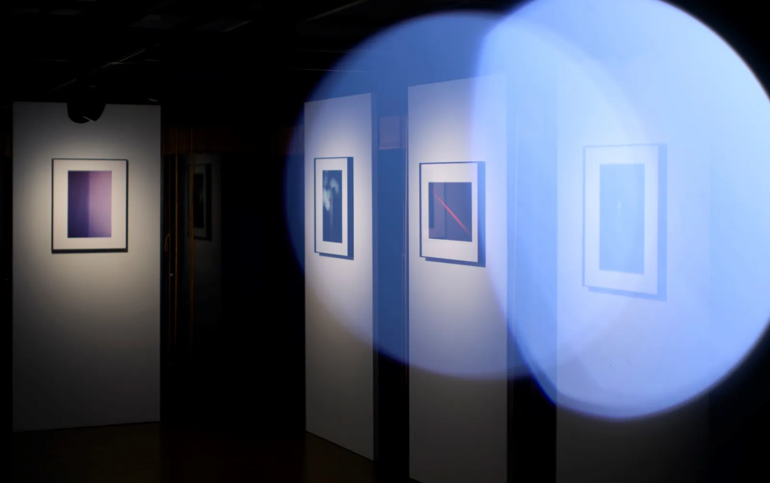 藝術迷必收！2026二月必看藝文展覽：雙年展《地平線上的低吟》、《日常怪誕 Quiet Wonders》...透過藝術為心靈充電！