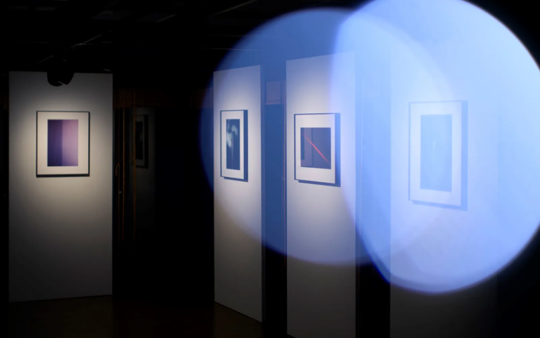 藝術迷必收！2026二月必看藝文展覽：雙年展《地平線上的低吟》、《日常怪誕 Quiet Wonders》...透過藝術為心靈充電！