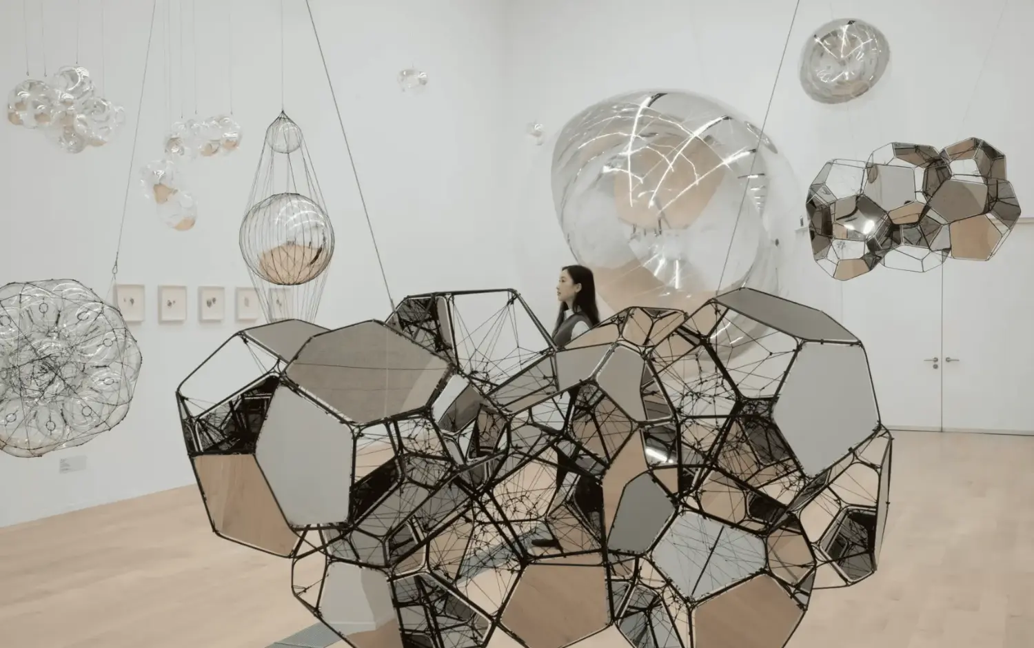 藝術迷必收！2026四月必看藝文展覽：《超現實主義：對話中的世界》、共織宇宙...透過藝術為心靈充電！