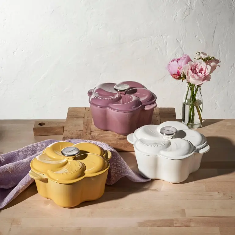 Le Creuset 花瓣系列《雛菊花瓣》新登場