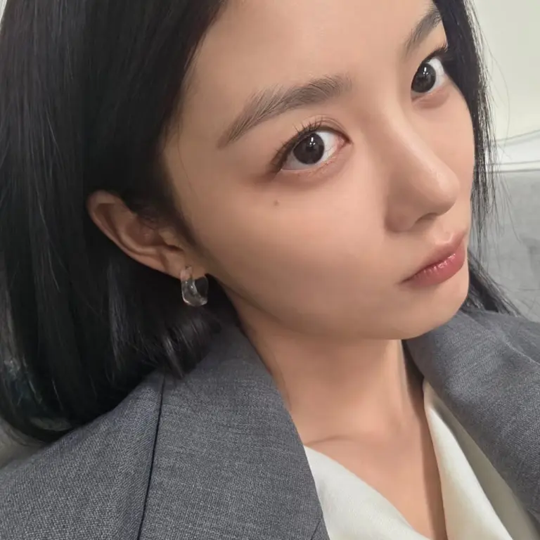 韓國明星彩妝師公開韓系原生肌底妝技巧！粉底用量、上妝順序一次解析，5款專櫃粉底打造韓妞零粉感底妝