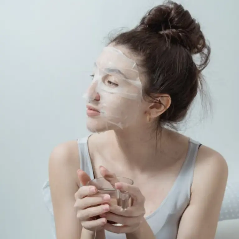 面膜怎麼敷效果最好？這樣做避免越敷越乾！醫師解析正確使用頻率、最佳時間，同步整理5款話題面膜養膚必收