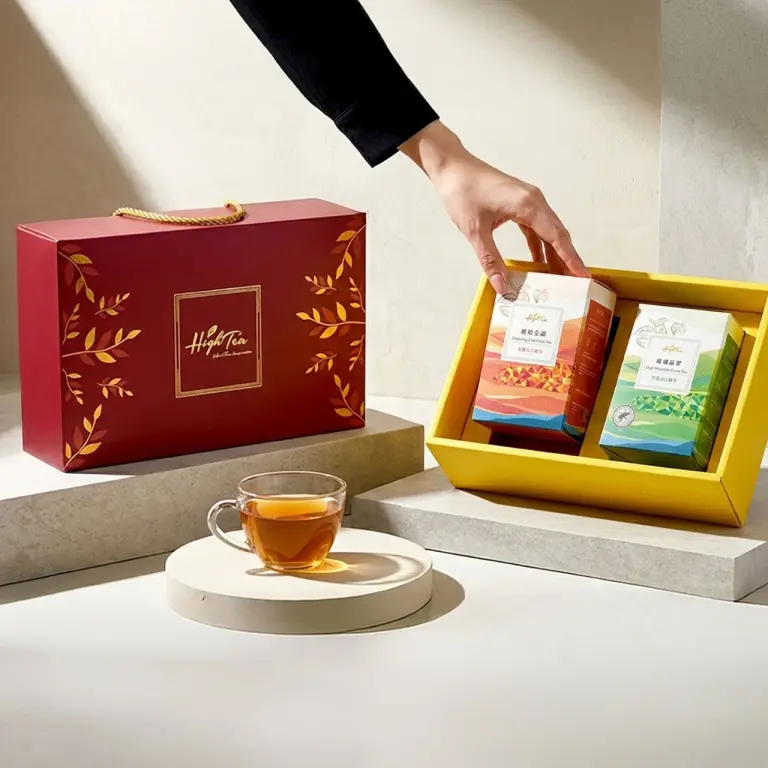 36年茶原料底蘊首度進駐百貨！High Tea 新光三越站前店開幕，把「世界茶品博物館」搬進台北車站