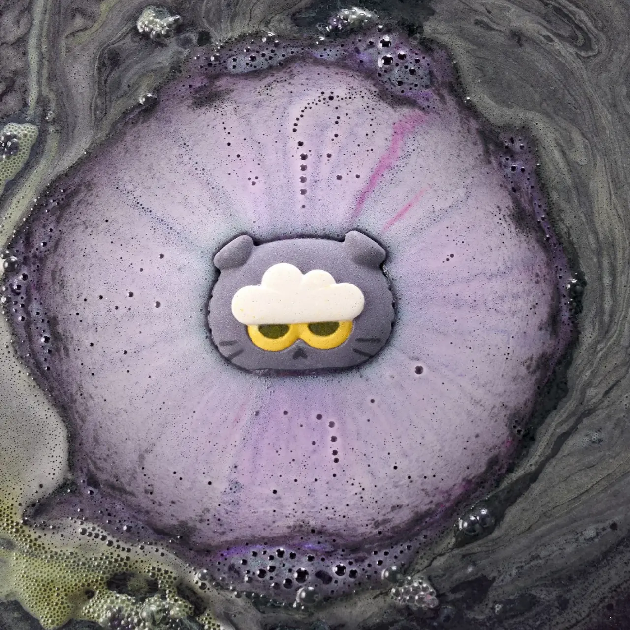 GD粉絲先收藏！LUSH首個亞洲限定聯名，ZOA、A&NE、AKIZAKI變身4款可愛新品